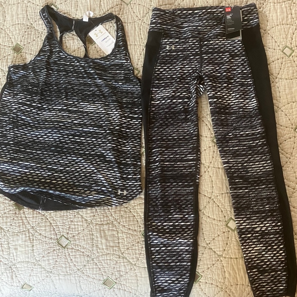 Under Armour Black and Gray Patterned  compression Leggings and matching top